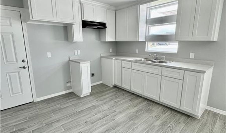 436 E Acacia St 4, Alamo, TX 78516 - 3 Beds, 2 Bath