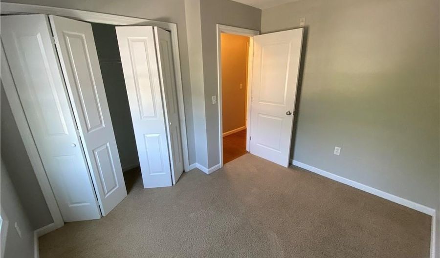 500 Mendon Rd 1E, Cumberland, RI 02864 - 2 Beds, 1 Bath