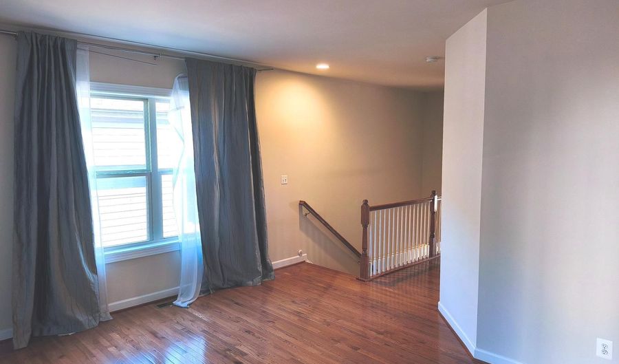 20792 EXCHANGE St, Ashburn, VA 20147 - 4 Beds, 4 Bath