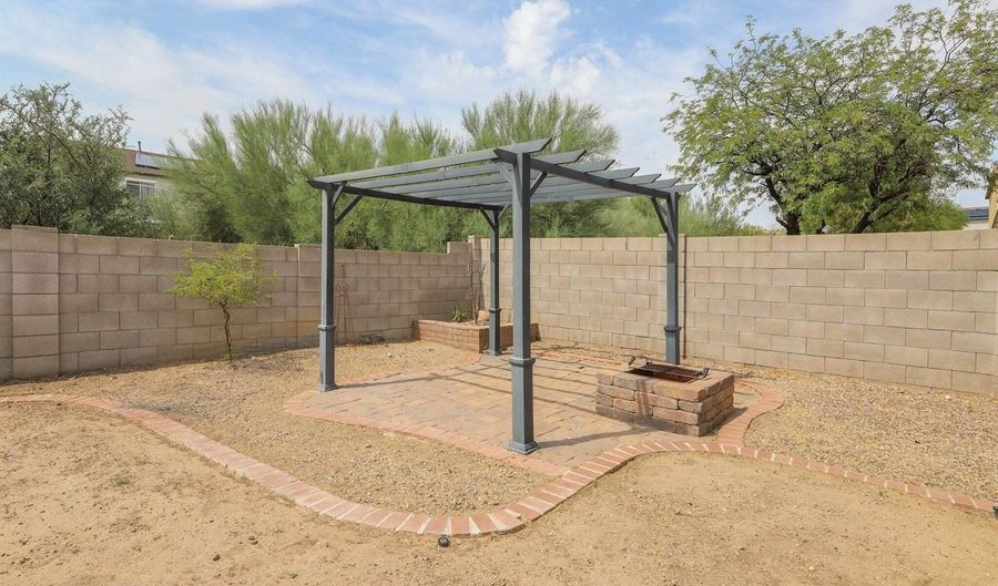 1077 W Camino Luna Llena, Sahuarita, AZ 85629 - 2 Beds, 3 Bath
