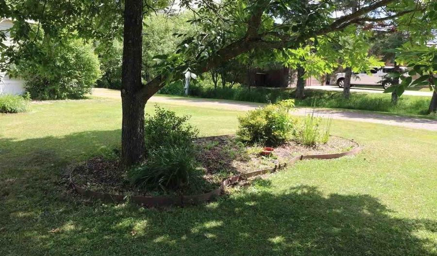 200 S 6th St E, Aurora, MN 55705 - 3 Beds, 2 Bath