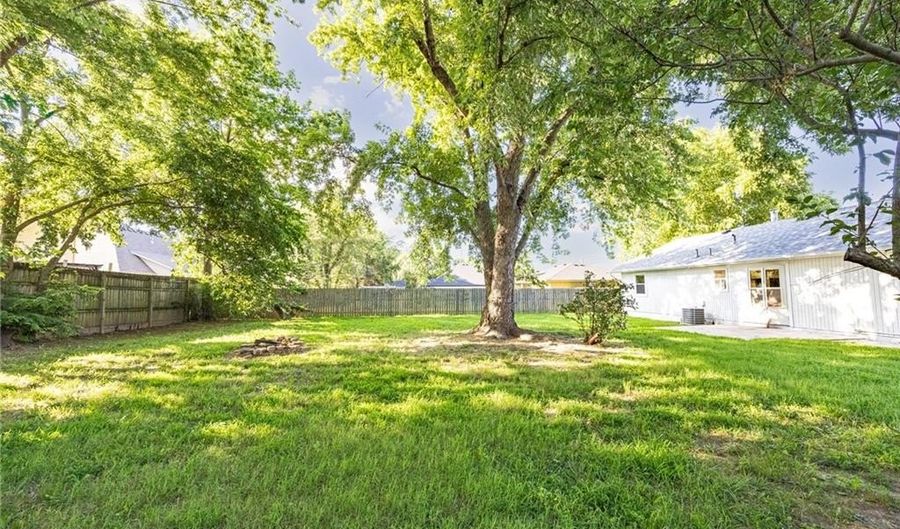 1000 Tater Black Rd, Bentonville, AR 72712 - 3 Beds, 2 Bath