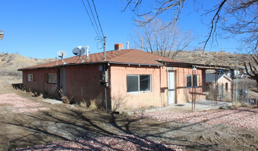 303 E Pershing Ave, Gallup, NM 87301 - 4 Beds, 2 Bath