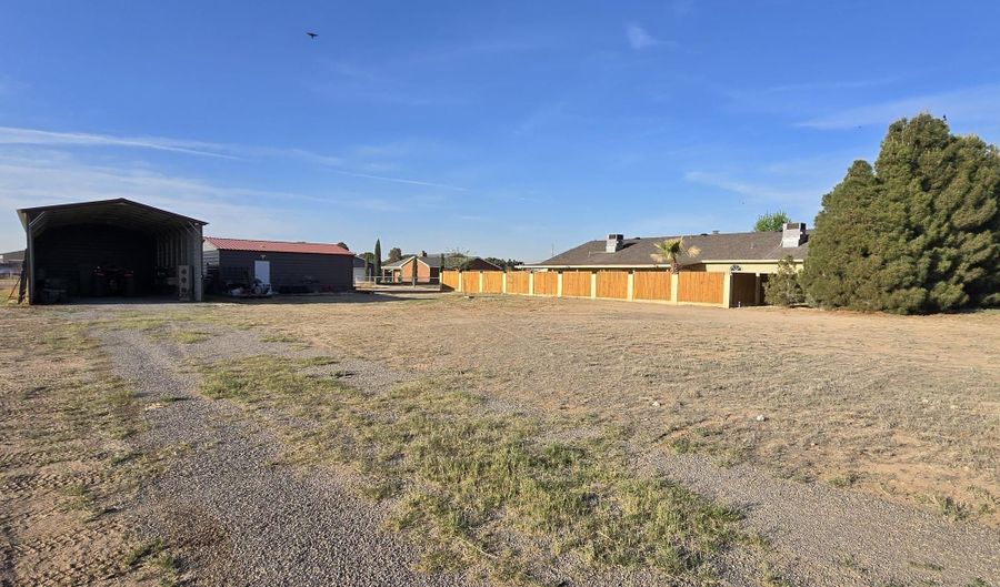 5002 Los Nogales Dr, Carlsbad, NM 88220 - 3 Beds, 3 Bath