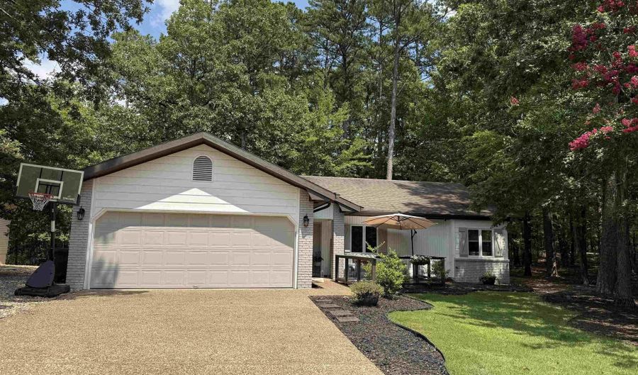 4 Huesca Ln, Hot Springs Village, AR 71909 - 4 Beds, 2 Bath