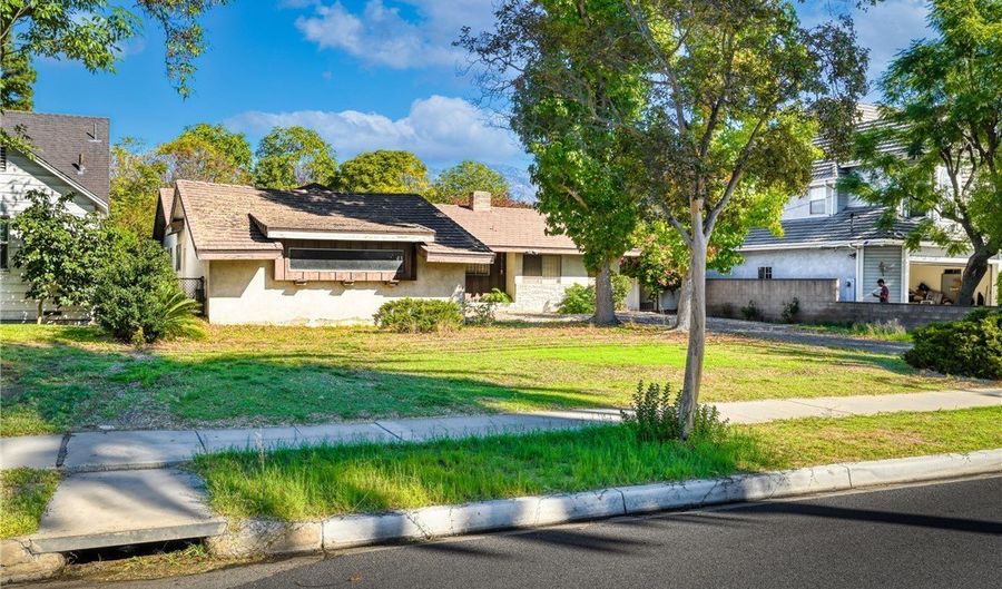707 E Camino Real, Arcadia, CA 91006 - 3 Beds, 3 Bath