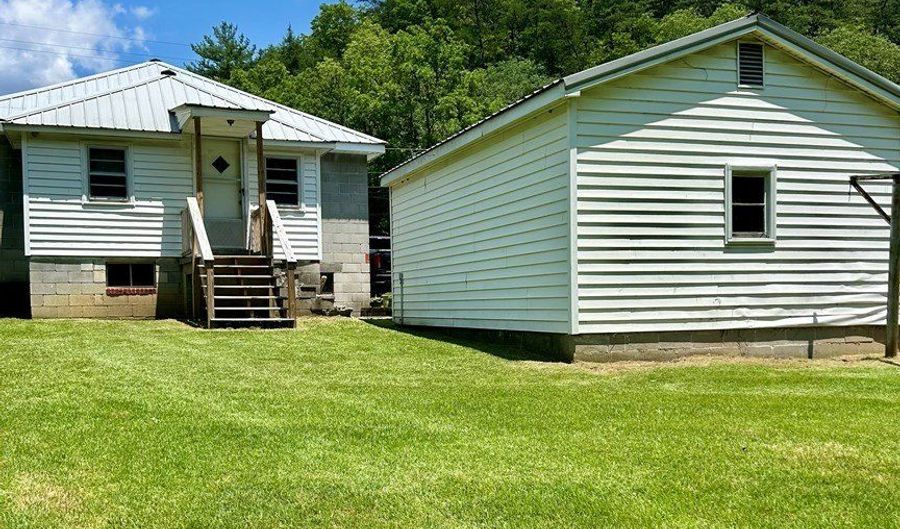 4368 Anawalt Ridge Rd, Anawalt, WV 24808 - 2 Beds, 1 Bath