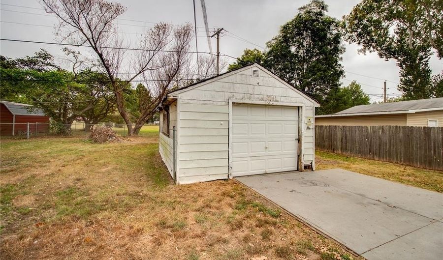 300 Brentwood Blvd, Alton, IL 62002 - 2 Beds, 1 Bath