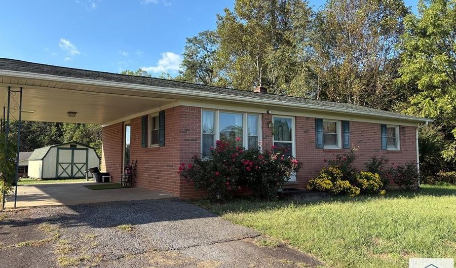 306 Clarence Martin Rd, Bassett, VA 24055 - 3 Beds, 1 Bath