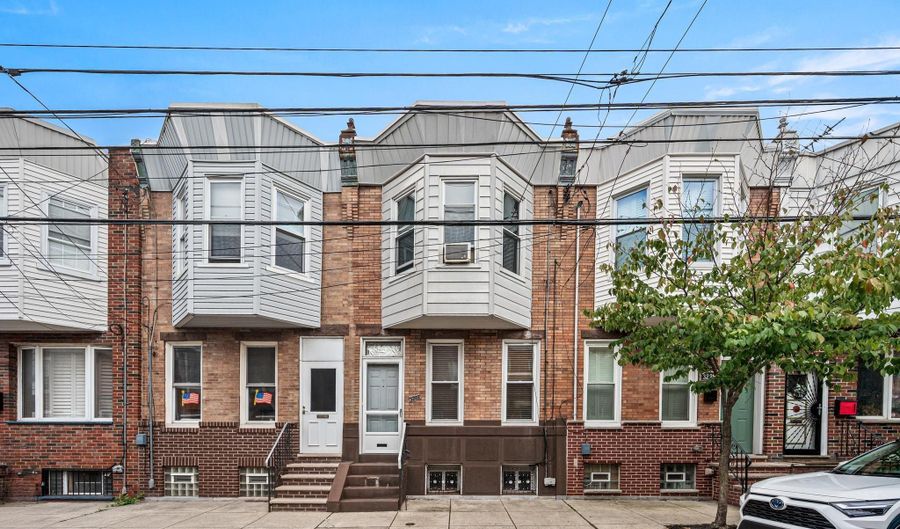 3227 SALMON St, Philadelphia, PA 19134 - 3 Beds, 1 Bath