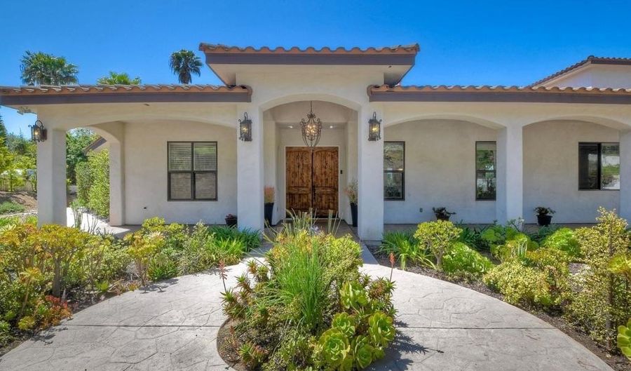 2013 Lundy Lake Dr, Escondido, CA 92029 - 4 Beds, 4 Bath