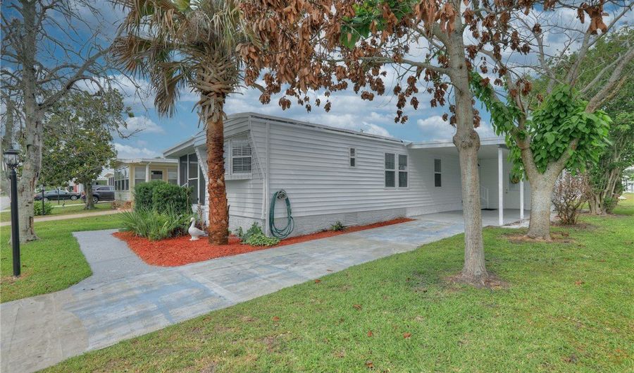 906 Wren Cir, Barefoot Bay, FL 32976 - 2 Beds, 2 Bath