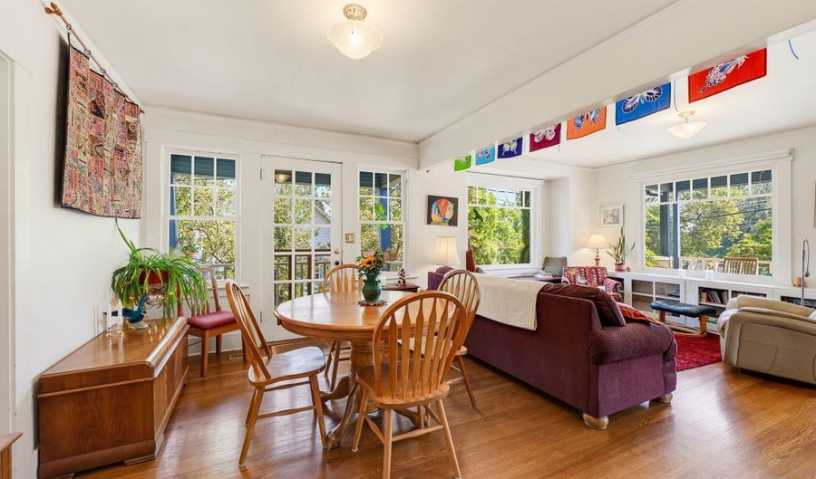 363 Beach St, Ashland, OR 97520 - 2 Beds, 1 Bath