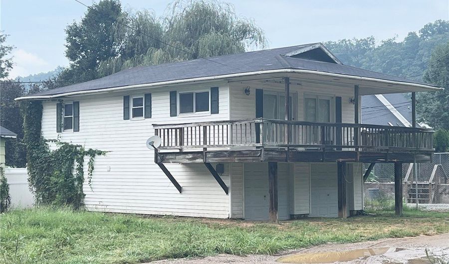 138 Jackson Way, Alum Creek, WV 25003 - 2 Beds, 1 Bath