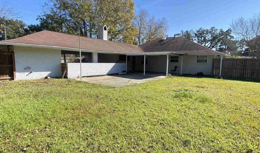 12355 Gebhart Dr, Baton Rouge, LA 70816 - 3 Beds, 2 Bath