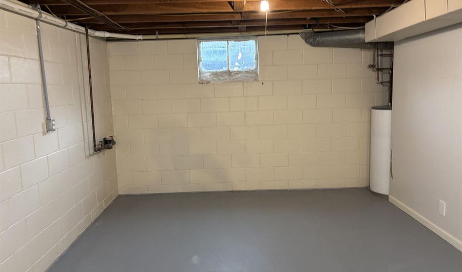 2894 Park, Adrian, MI 49221 - 3 Beds, 1 Bath