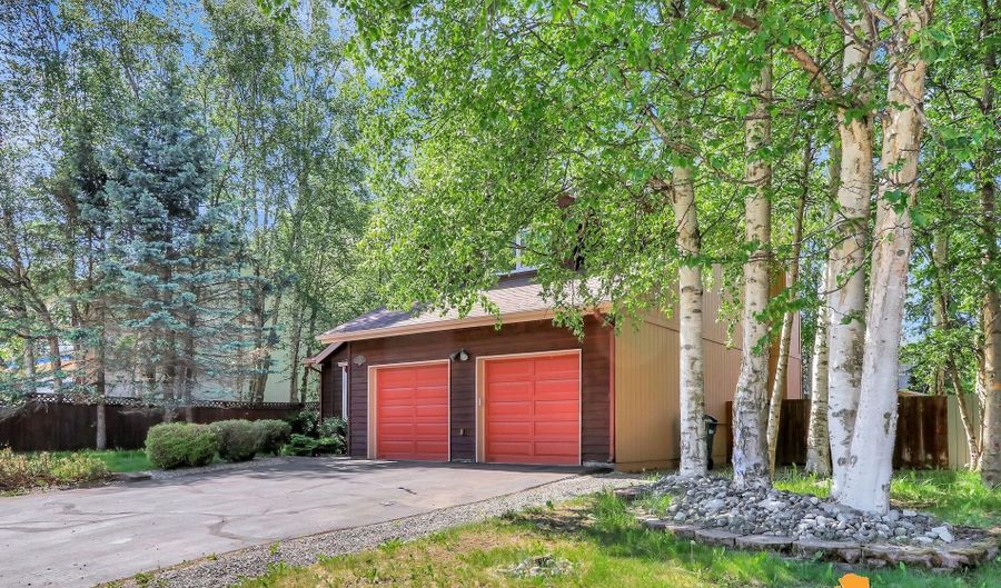 8210 Dagan St, Anchorage, AK 99502 - 3 Beds, 3 Bath