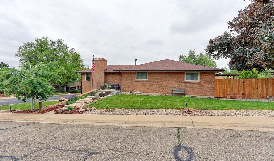 8118 W 69th Way, Arvada, CO 80004 - 3 Beds, 3 Bath