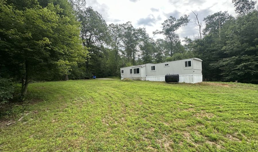 52 Park Dr, Chaplin, CT 06235 - 2 Beds, 1 Bath