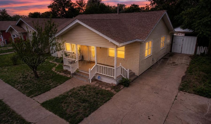 606 S PROSPECT St, Amarillo, TX 79106 - 2 Beds, 2 Bath