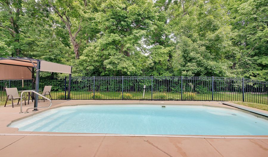 7372 Oakview Dr, Avon, IN 46123 - 3 Beds, 2 Bath