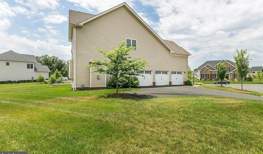 41485 DEER POINT Ct, Aldie, VA 20105 - 4 Beds, 4 Bath