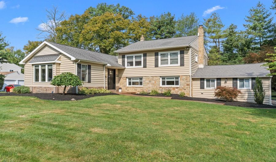 720 OAK TERRACE Dr, Ambler, PA 19002 - 3 Beds, 3 Bath
