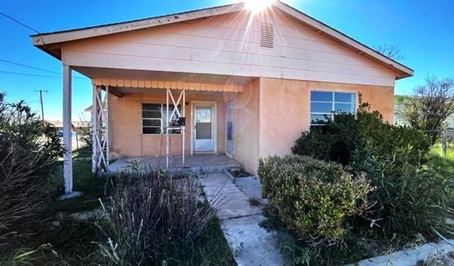 701 W Division St, Fort Stockton, TX 79735 - 3 Beds, 2 Bath