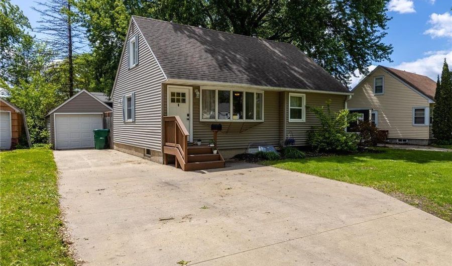 802 19th St SW, Austin, MN 55912 - 4 Beds, 2 Bath