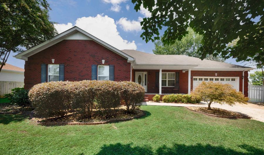 1702 Bellview Dr, Athens, AL 35611 - 3 Beds, 2 Bath