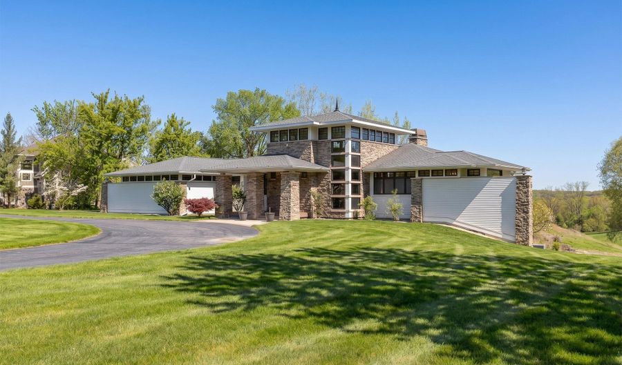 899 Skyevale NE, Ada, MI 49301 - 3 Beds, 5 Bath