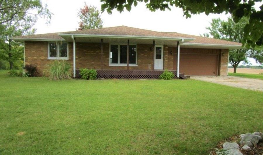 101 N SUNSET Dr, Manito, IL 61546 - 2 Beds, 2 Bath