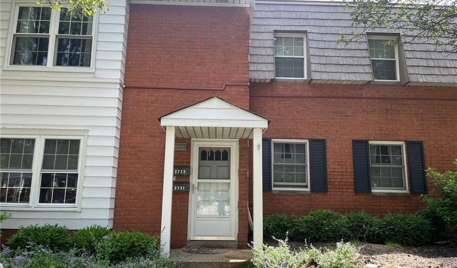 2723 Pease Dr, Rocky River, OH 44116 - 2 Beds, 1 Bath