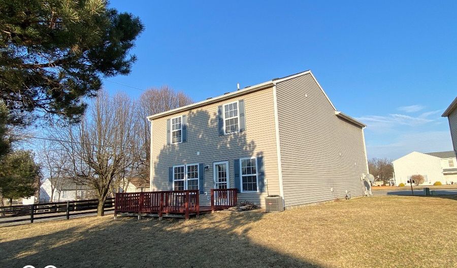 2549 Black Antler Ct, Indianapolis, IN 46217 - 3 Beds, 3 Bath