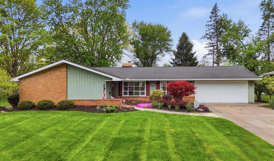 119 Zona Dr, Auburn, IN 46706 - 3 Beds, 2 Bath