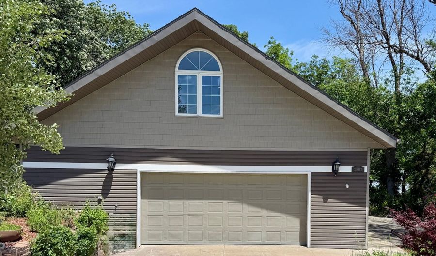 1907 S Shore Dr, Albert Lea, MN 56007 - 3 Beds, 3 Bath