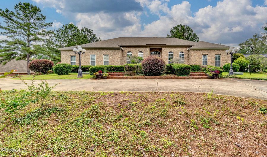 121 Poplar Ridge Dr, Brandon, MS 39047 - 5 Beds, 4 Bath