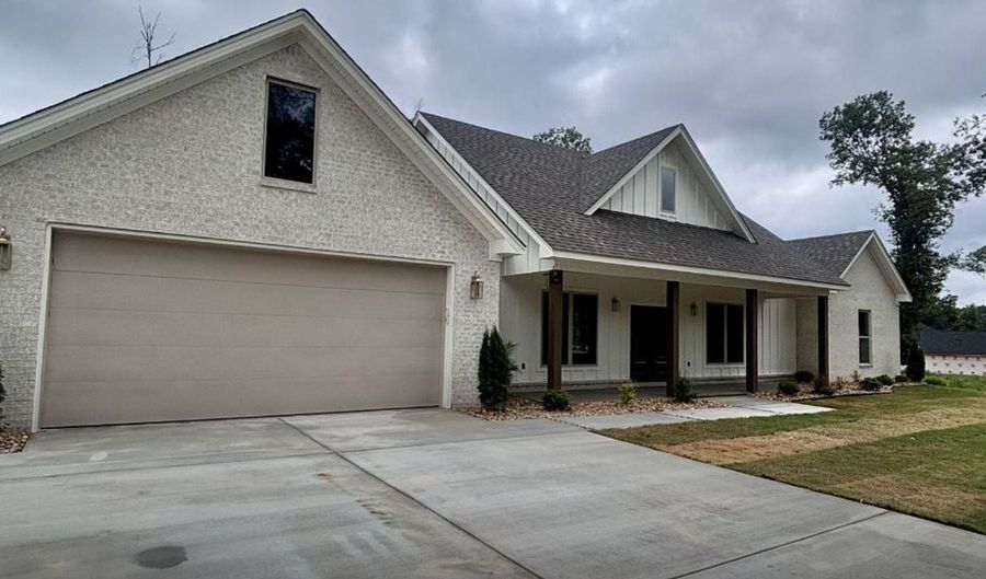6762 N Detonti Rd, Bauxite, AR 72011 - 3 Beds, 3 Bath