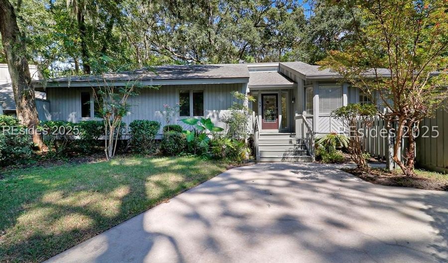 17 Dewberry Ln, Hilton Head Island, SC 29928 - 3 Beds, 3 Bath