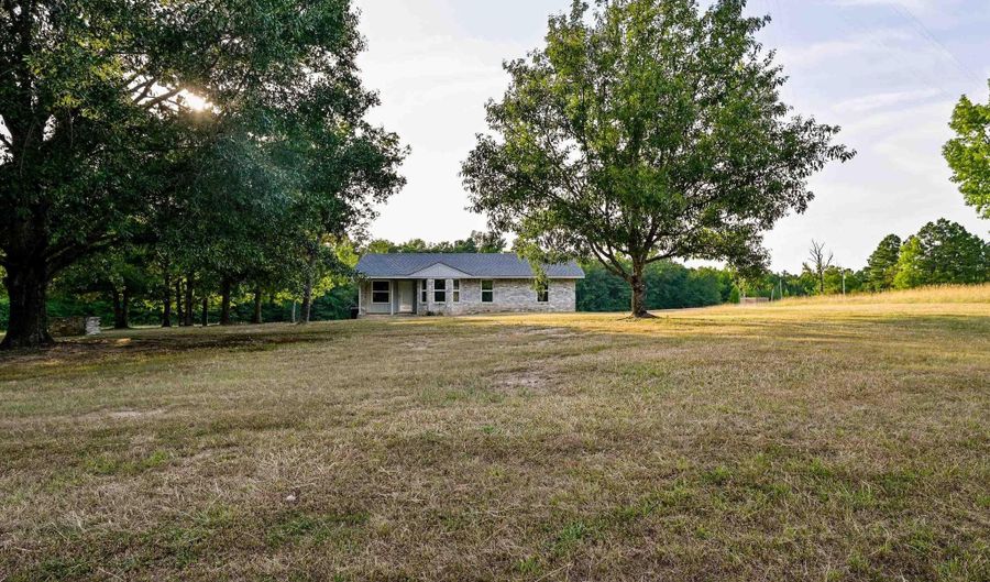 10211 Highway 190, Benton, AR 72015 - 3 Beds, 2 Bath