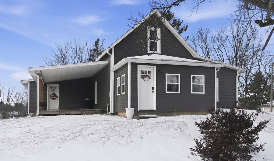 717 S York St, Albion, IN 46701 - 3 Beds, 2 Bath