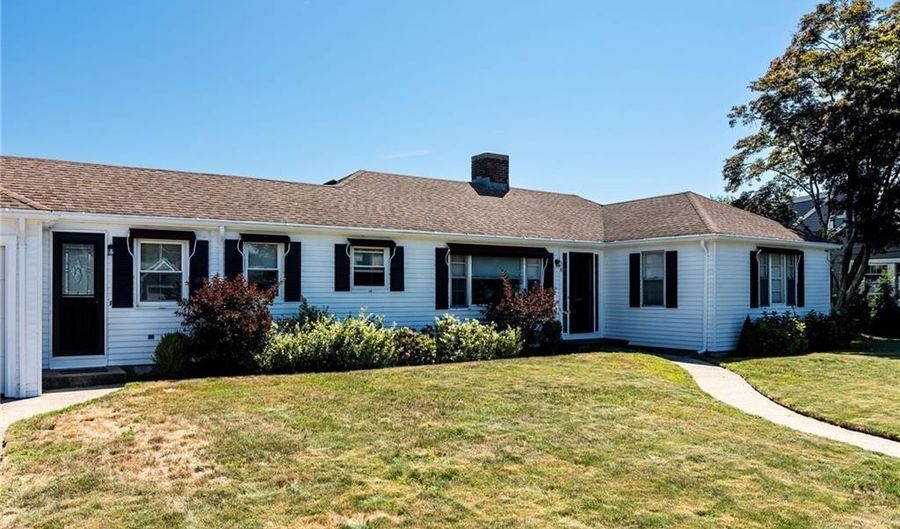 8 Somerset Rd, Cranston, RI 02910 - 3 Beds, 2 Bath