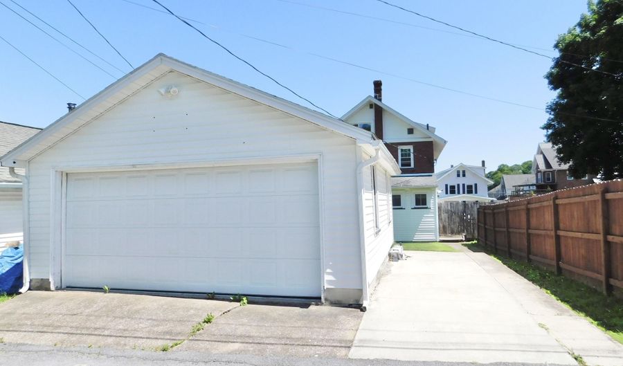 1114-1116 24th Ave, Altoona, PA 16601 - 3 Beds, 1 Bath