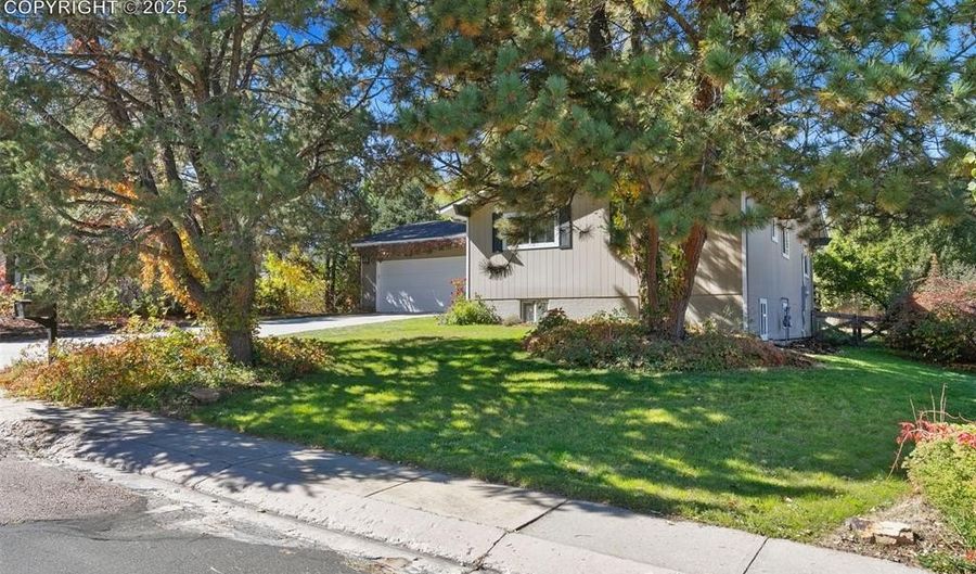 3680 E Wade Ln, Colorado Springs, CO 80917 - 3 Beds, 3 Bath