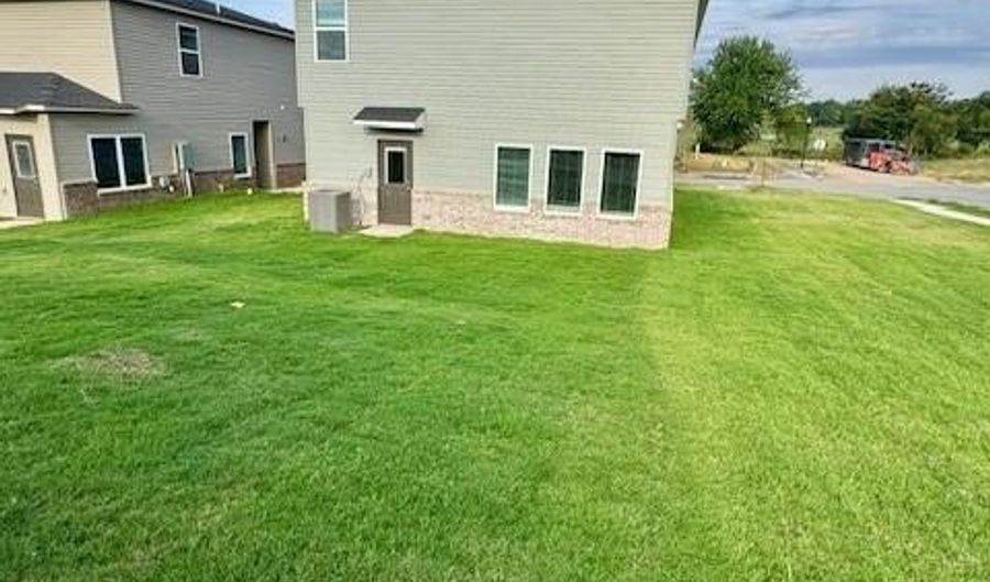 6818 SW Devotion St, Bentonville, AR 72713 - 4 Beds, 2 Bath