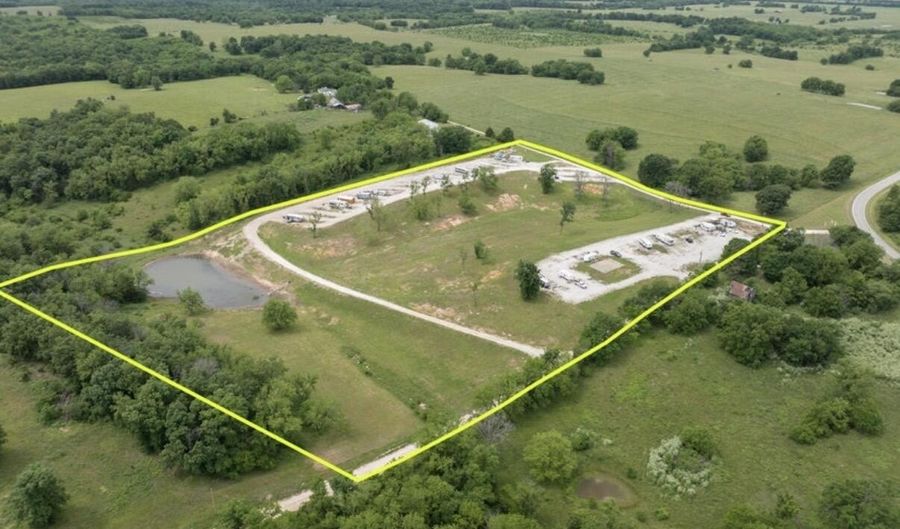 112 E Dade 22, Arcola, MO 65603 - 0 Beds, 0 Bath