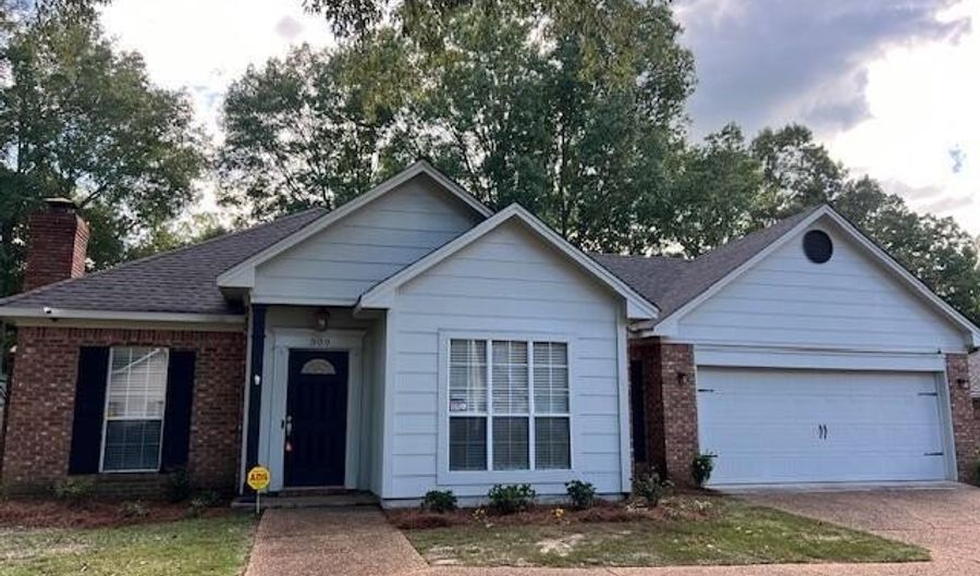 309 Water Oak Rd, Brandon, MS 39047 - 3 Beds, 2 Bath