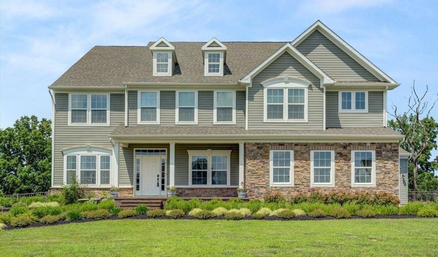 35 Gina Dr, Allentown, NJ 08501 - 5 Beds, 5 Bath