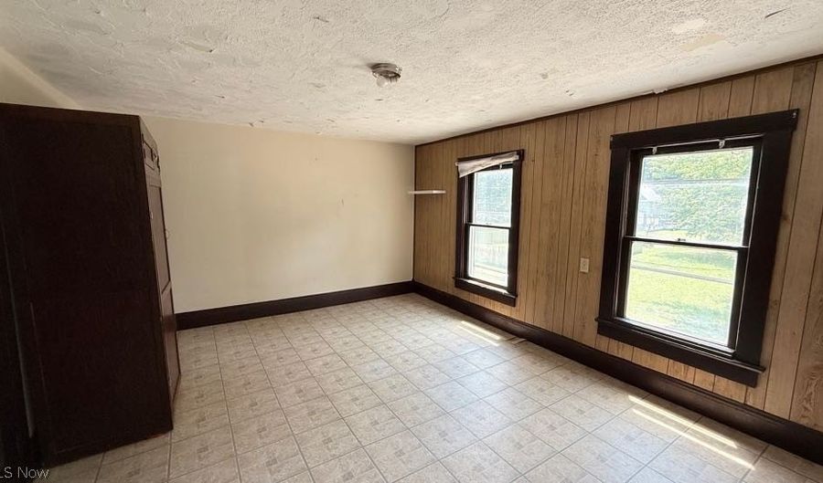 85 Shaefer St, Akron, OH 44311 - 3 Beds, 1 Bath