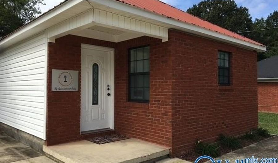 215 NW 3rd Ave NW, Arab, AL 35016 - 1 Beds, 1 Bath